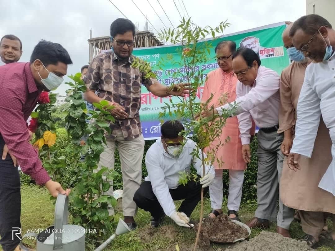 মু‌জিবব‌র্ষে জেলা রে‌জিস্ট্রার জিয়াউল হ‌কের নেতৃ‌ত্বে বৃক্ষ‌রোপন কর্মসূ‌চী পা‌লিত