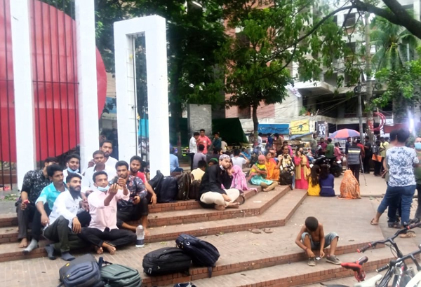 চাষাঢ়া শহীদ মিনারে করোনা নেই!