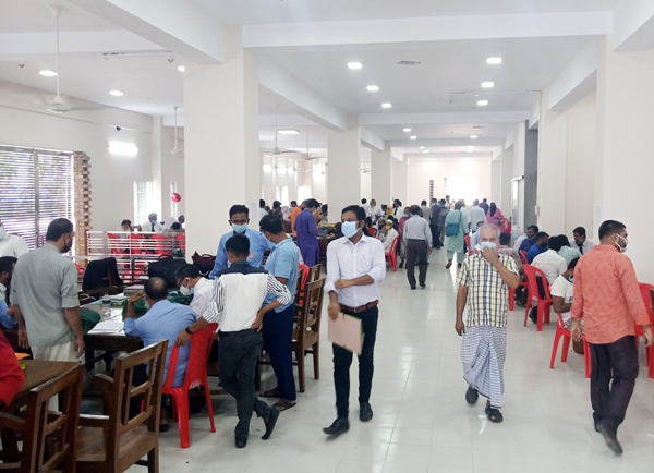 প্রাণ চঞ্চল্যে মূখর বার ভবন, আসছেন বিরোধীতাকারীরাও