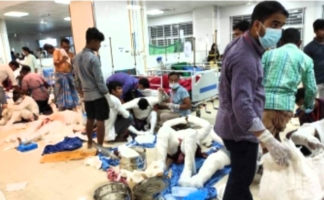 মসজিদে বিস্ফোরণের ঘটনায় মৃতের সংখ্যা বেড়ে ১৬