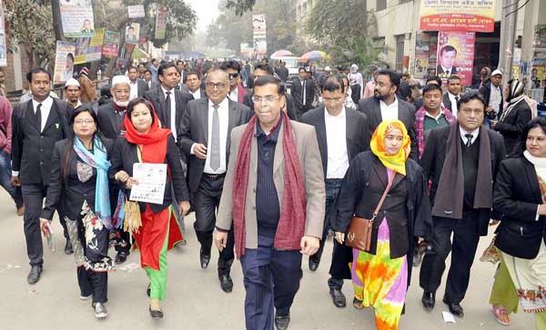 আদালতপাড়ার জনপ্রিয়তায় এখনো অপ্রতিদ্বন্দ্বী এডভোকেট জুয়েল