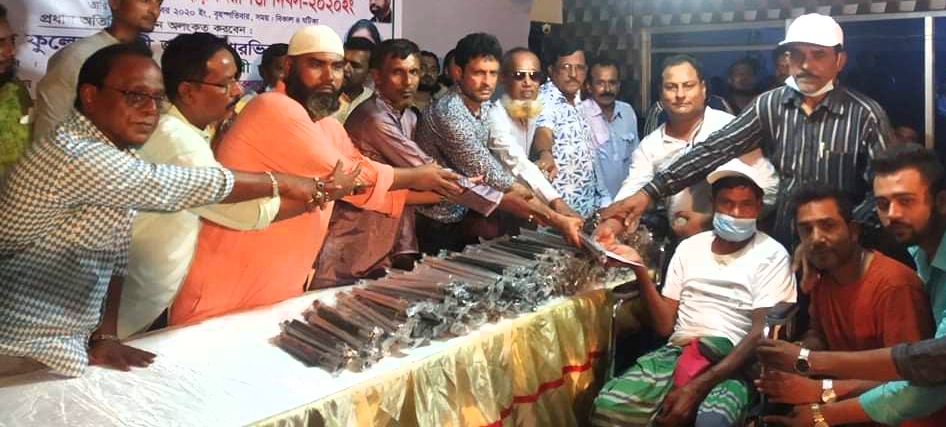 দৃষ্টি প্রতিবন্ধীদের পাশে আজমেরী ওসমান