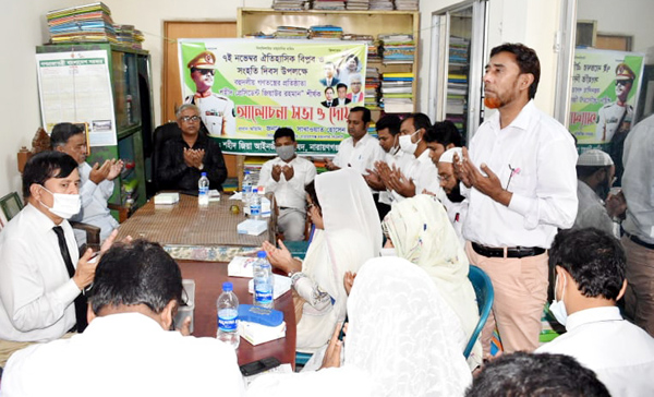 গণতন্ত্র আজ নির্বাসনে: এড সাখাওয়াত