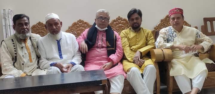 অসুস্থ মোস্তফা কামালকে দেখতে তার বাসায় এড. সাখাওয়াত