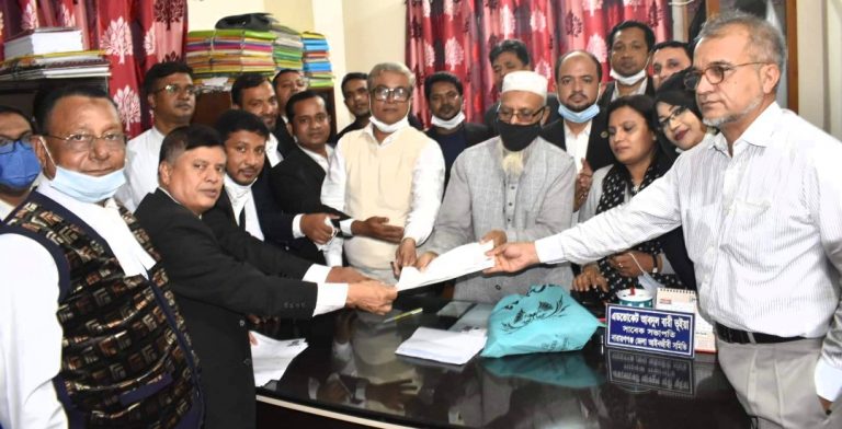 আইনজীবী ফোরামের নির্বাচনে হুমায়ূন- জাকির প্যানেলের মনোনয়নপত্র দাখিল