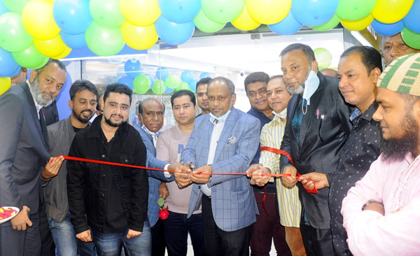 নগরীর সায়াম প্লাজায় মোবাইল শোরুমের উদ্বোধন