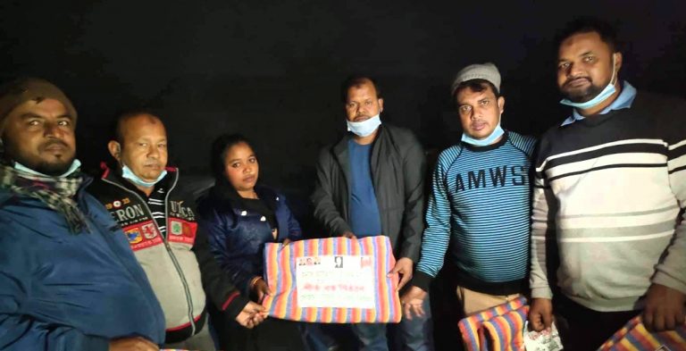 কোকোর মৃত্যুবার্ষিকীতে মান্নানের পক্ষে সোনারগাঁ যুবদলের শীতবস্ত্র বিতরণ