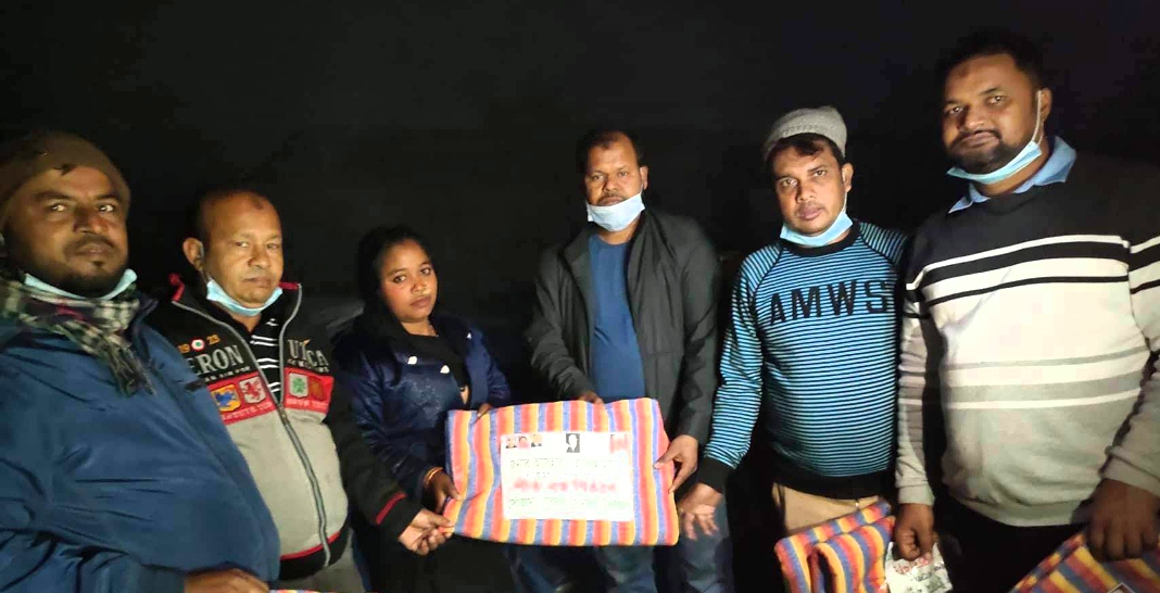 কোকোর মৃত্যুবার্ষিকীতে মান্নানের পক্ষে সোনারগাঁ যুবদলের শীতবস্ত্র বিতরণ