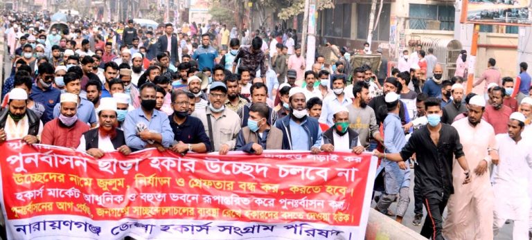 “হকার পুনর্বাসন মেয়রের কাছে কোন ব্যাপারই না”