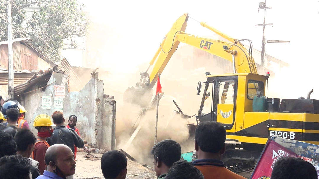 রেলওয়ের উচ্ছেদ, ঐতিহ্যবাহী মাউরা হোটেলকে তিন মাস সময়