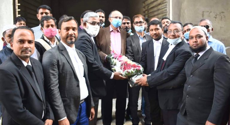 অধ্যাপক মামুন মাহমুদকে আইনজীবী ফোরামের শুভেচ্ছা