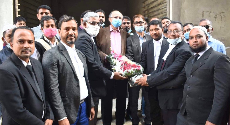 অধ্যাপক মামুন মাহমুদকে আইনজীবী ফোরামের শুভেচ্ছা