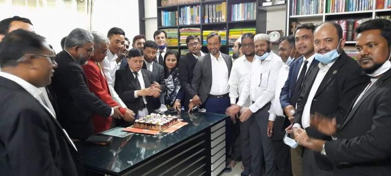 এড. রোকনউদ্দীনের জন্মদিন পালন করলো আইনজীবী ফোরাম