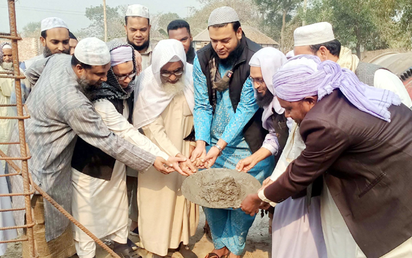 আব্দুল গফুর ভূঁইয়া জামে মসজিদ ও মাদ্রাসার নির্মাণ কাজের উদ্বোধন