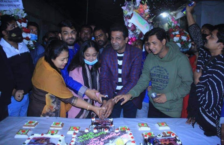 ১৭নং ওয়ার্ডবাসীর ভালবাসায় সিক্ত কাউন্সিলর বাবু