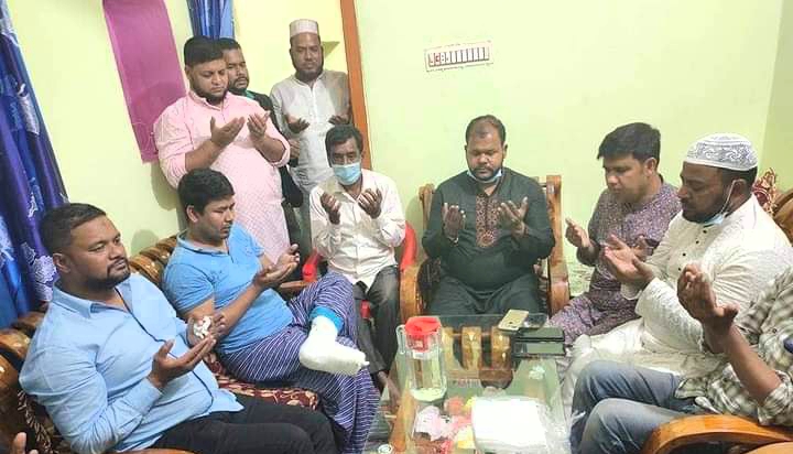 অসুস্থ আব্দুল আলীর পাশে সোনারগাঁ যুবদলের নেতৃবৃন্দ