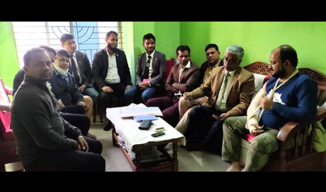 সড়ক দুর্ঘটনায় আহত আইনজীবী টুটুলের বাসায় অ্যাড. সাখাওয়াত