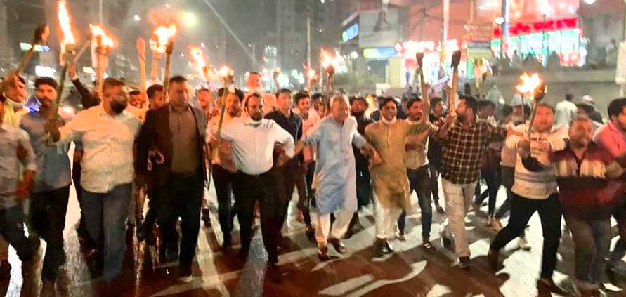 রিজভীর মশাল মিছিলে সুমনের নেতৃত্বে না’গঞ্জ বিএনপির নেতৃবৃন্দ