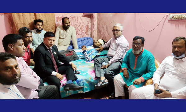অসুস্থ্য ছাত্রদল নেতা সিমান্তের শয্যাপাশে এড. সাখাওয়াত