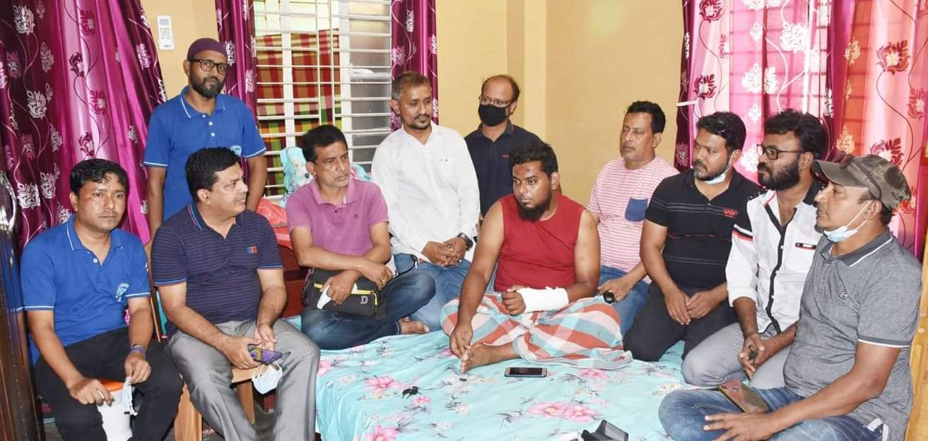 সন্ত্রাসী হামলায় আহত সাংবাদিক প্রিতমের পাশে ফটো জার্নালিস্ট এসোসিয়েশন