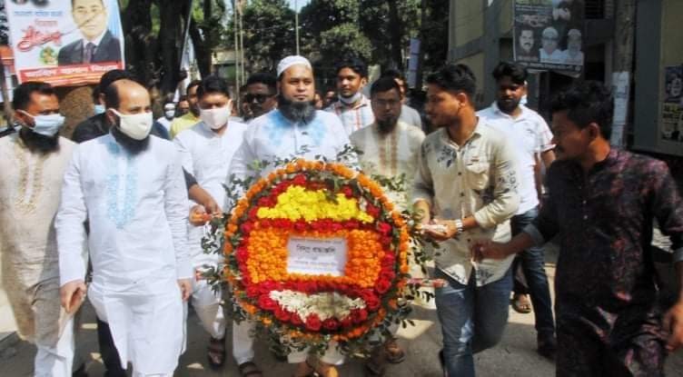 বঙ্গবন্ধুর প্রতিকৃতিতে কাঁচপুরের চেয়ারম্যান প্রার্থী মাহবুব খাঁনের শ্রদ্ধা