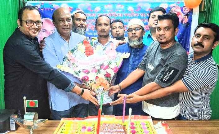 আ’লীগ নেতা রবিউল হোসেনের জন্মদিন উদযাপন