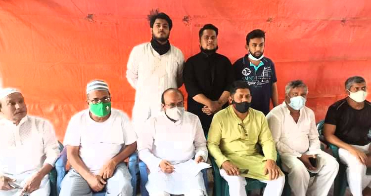 খানপুরে অতুল-নাহিদের বিরুদ্ধে অপপ্রচারের প্রতিবাদে এলাকাবাসীর সংবাদ সম্মেলন