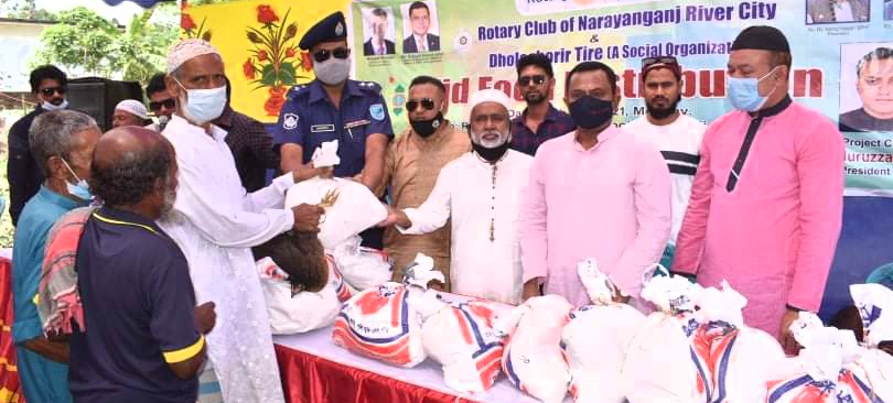 বক্তাবলীতে দুস্থদের মাঝে ঈদ সামগ্রী বিতরণ