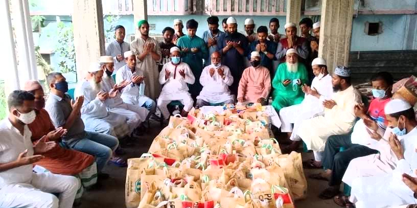 উত্তর ইসদাইর যুব ফাউন্ডেশনের উদ্যোগে ঈদ সামগ্রী বিতরণ