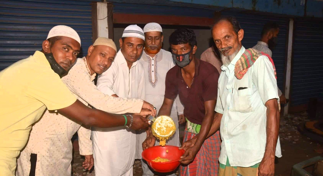 নাসিম ওসমানের মৃত্যুবার্ষিকীতে দোয়া ও খাবার বিতরণ