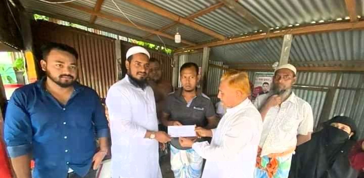 অসুস্থ সেলিম মিয়ার পাশে চেয়ারম্যান প্রার্থী সোহাগ রনি