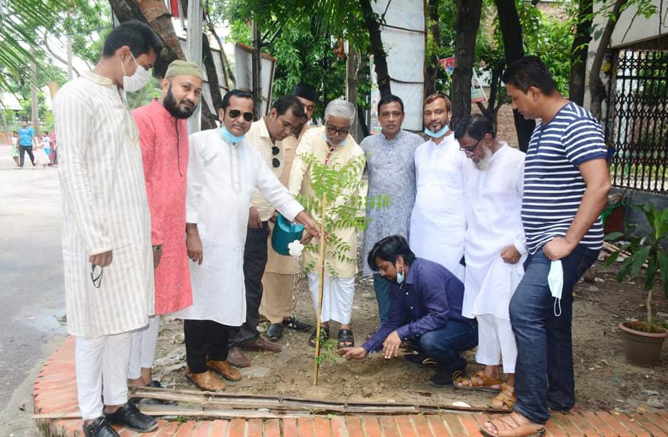 দৈনিক দিনকাল পত্রিকার উদ্যোগে না:গঞ্জে বৃক্ষরোপণ