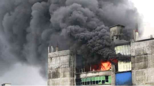 রূপগঞ্জে অগ্নিকাণ্ডের ঘটনায় হত্যা মামলা, কারখানার মালিকসহ গ্রেফতার ৮