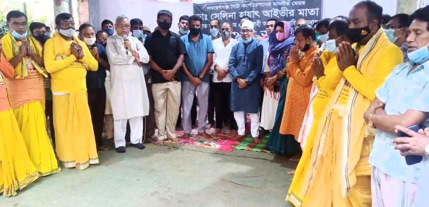 মেয়র আইভীর মায়ের আত্মার সদগতি কামনায় গোপাল জিউর আখড়ায় প্রার্থনা সভা