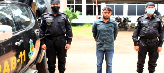 রূপগঞ্জে অস্ত্রসহ আটক ১