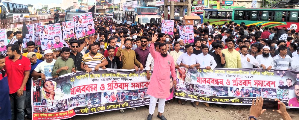 স্বাস্থ্যবিধিকে বৃদ্ধাঙ্গুলি, সোহাগ রনির শোডাউনে সংক্রমণের শংকা