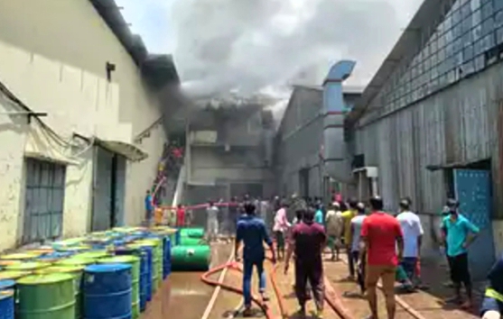 এক মাসের ব্যবধানে ফের রূপগঞ্জের কারখানায় অগ্নিকাণ্ড