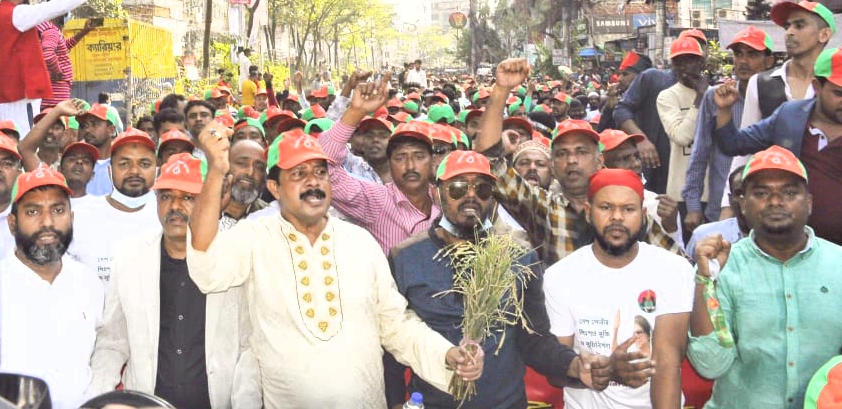 নগরীতে জেলা যুবদলের বিজয় র‌্যালী, শহীদদের প্রতি শ্রদ্ধা