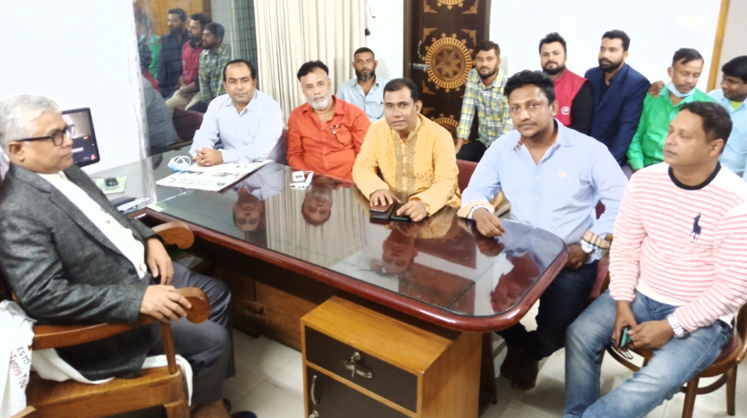 এডভোকেট সাখাওয়াতের সঙ্গে মহানগর যুবদলের সৌজন্য সাক্ষাৎ