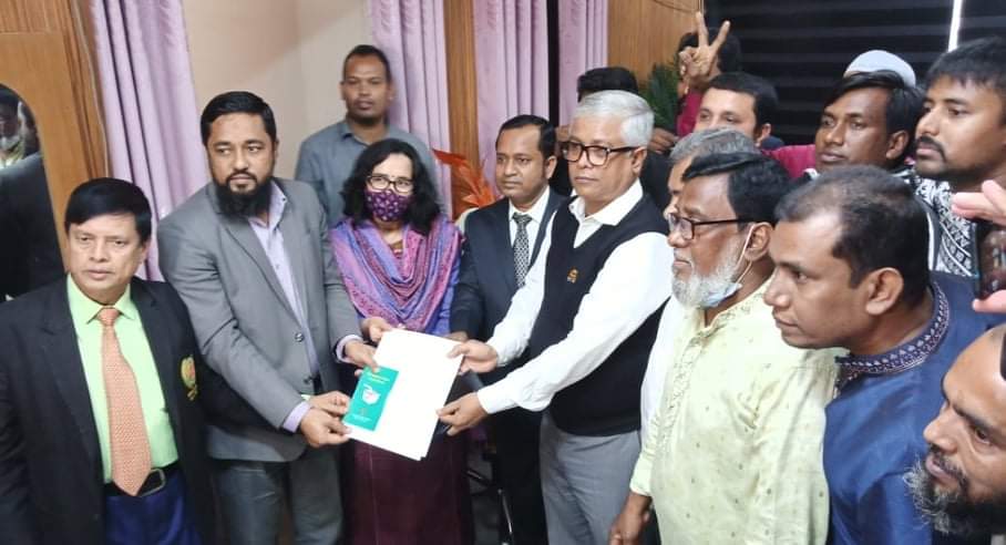 মেয়র পদে এডভোকেট সাখাওয়াতের মনোনয়নপত্র সংগ্রহ