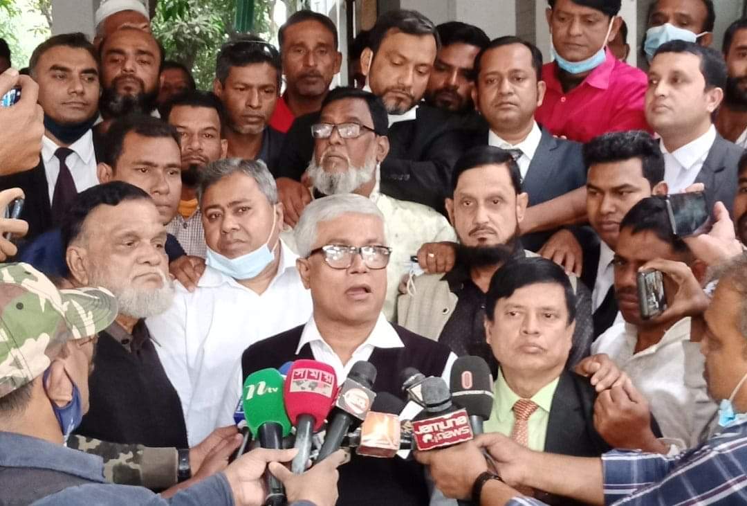 ইভিএম নয় ব্যালট পেপারে ভোট চান সাখাওয়াত