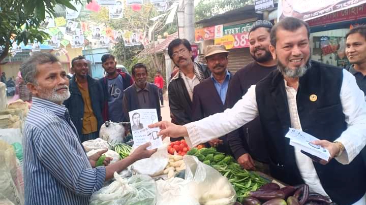 “আমার পোষ্টার ১৬নং ওয়ার্ডবাসীর মনে লাগানো আছে” 