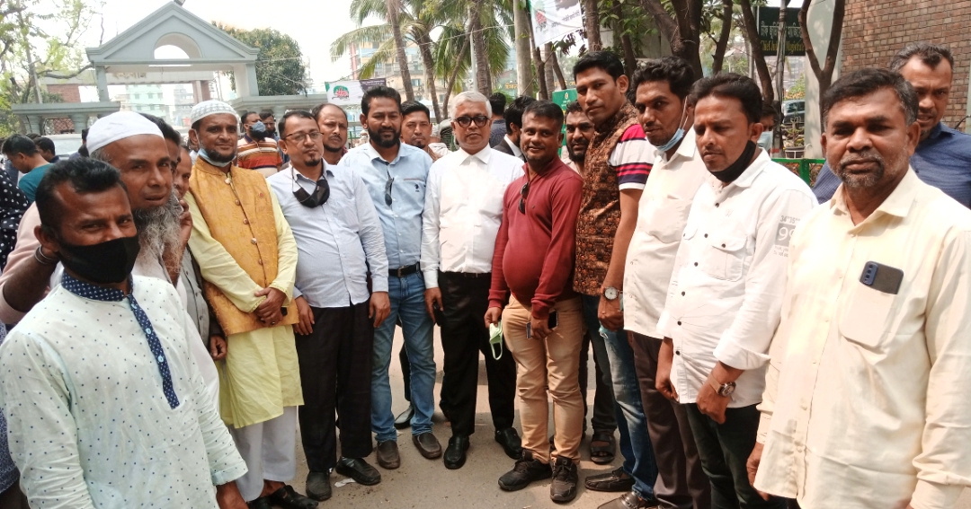 নাশকতার মামলায় আড়াইহাজার বিএনপির অর্ধশতাধিক নেতাকর্মীর হাজিরা