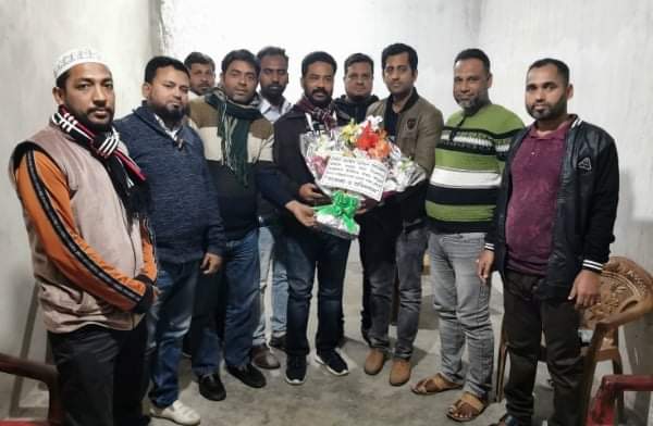 জাহিদ হাসান রোজেলকে স্বেচ্ছাসেবকদল নেতা রাসেলের ফুলেল শুভেচ্ছা