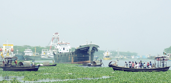 শীতলক্ষ্যা যেনো মরণ ফাঁদ!