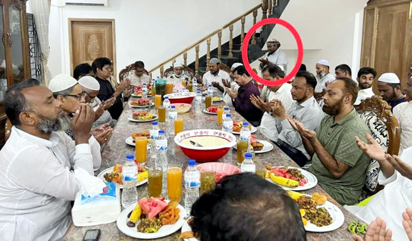 দাড়িয়ে দোয়া করছেন ইমাম সাহেব, বসে হাত তুললেন বিএনপি নেতারা