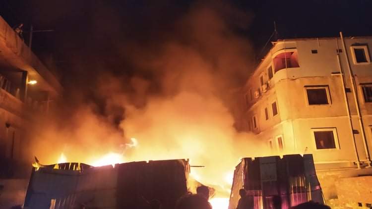 ইসদাইরে ডাইং ফ্যাক্টরিতে ভয়াবহ অগ্নিকাণ্ড