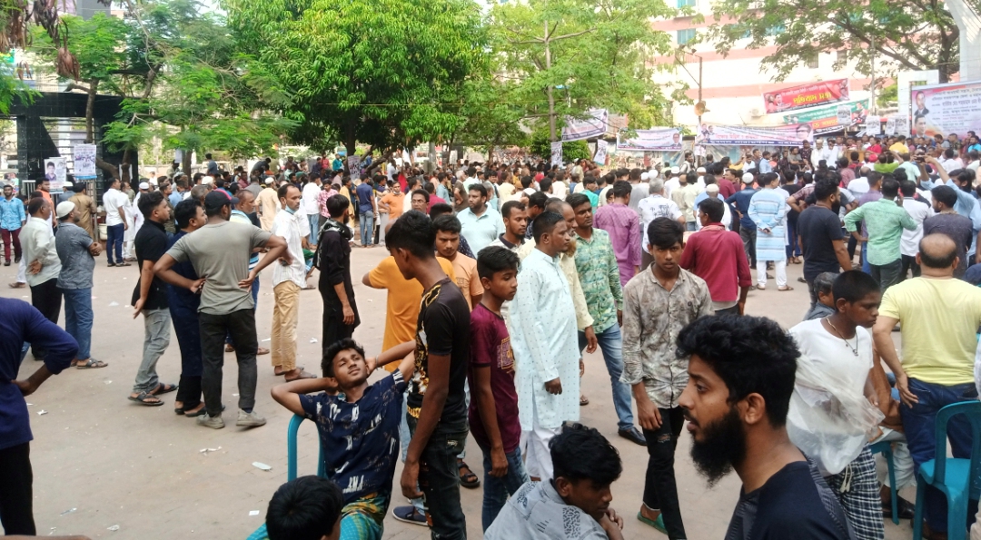 না:গঞ্জে বিএনপির কর্মসূচি ফ্লপ, ফাঁকা শহীদ মিনার