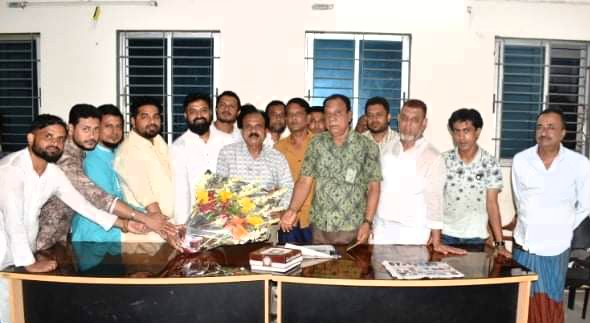 আব্দুল কাদিরকে নবগঠিত সিদ্ধিরগঞ্জ আদমজী আঞ্চলিক শ্রমিক লীগের শুভেচ্ছা