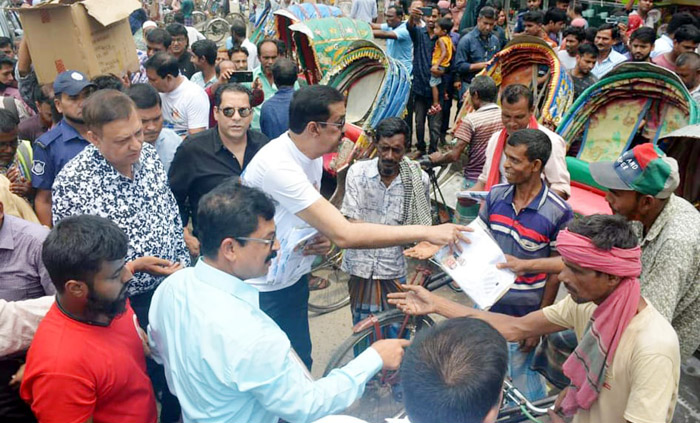 সামর্থবানরা বন্যার্তদের পাশে দাড়ান: শামীম ওসমান